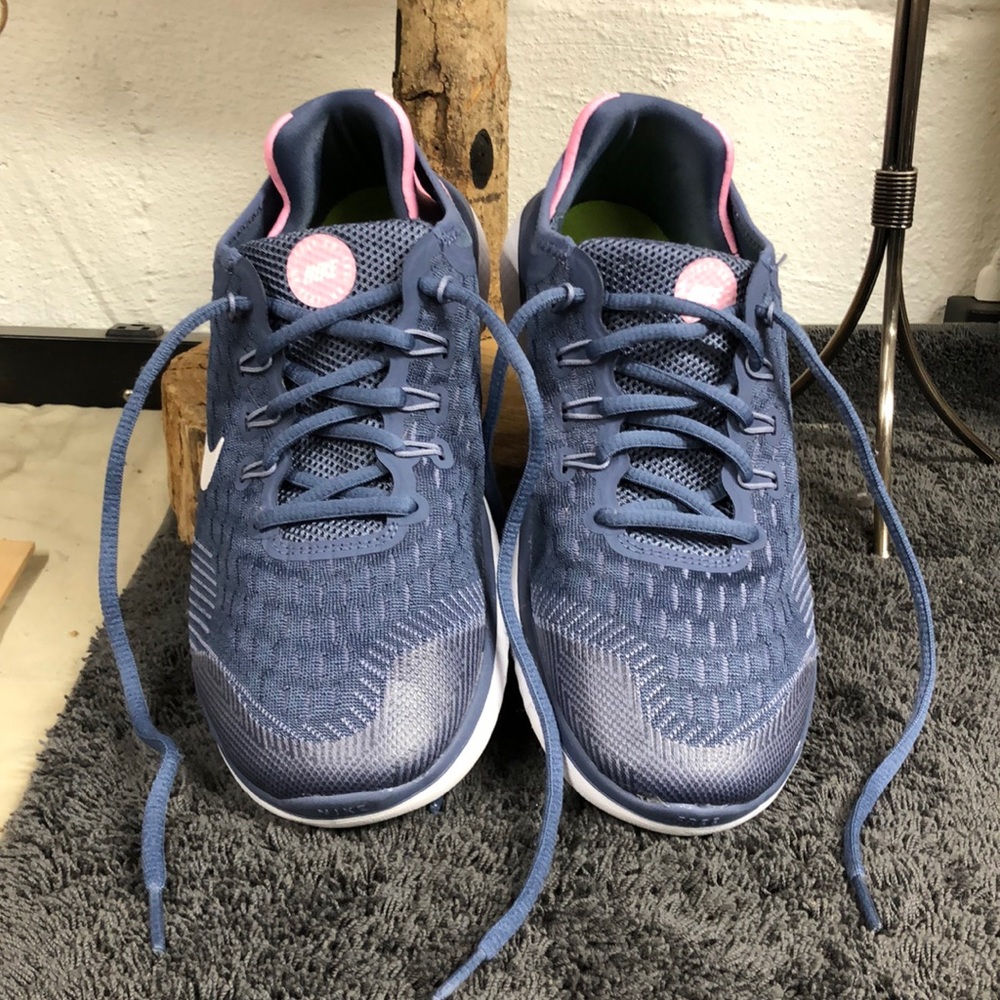 Nike Free Run blue and pink size 7‎ youth